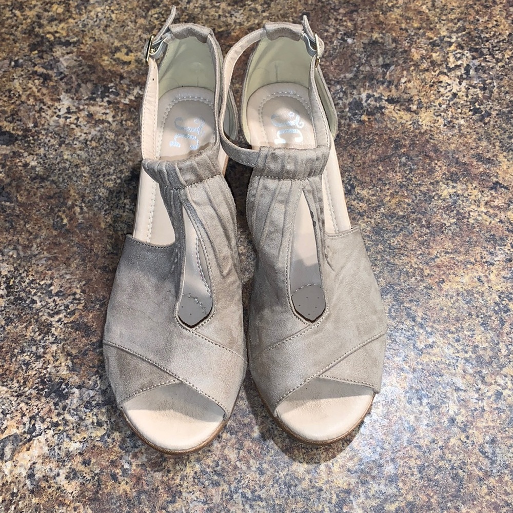 Size 9 sandals